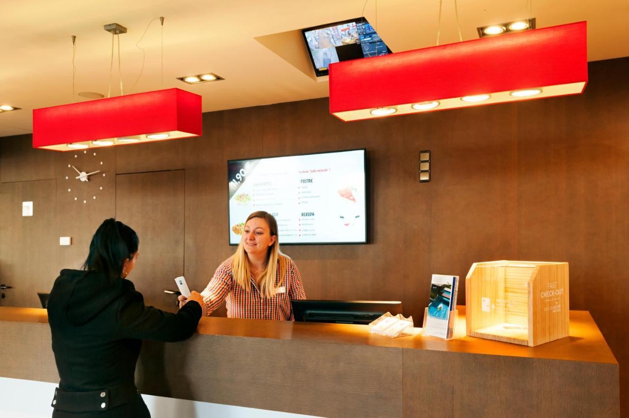 Ibis Lleida Otel Dış mekan fotoğraf